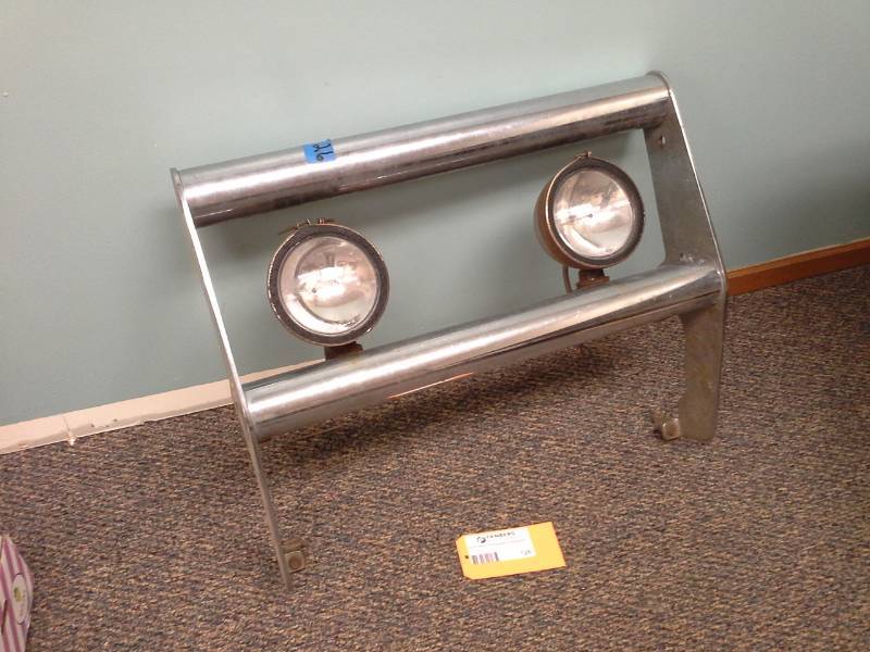 lot 126 image: Stainless Steel Light Bar with Dual Spotlights