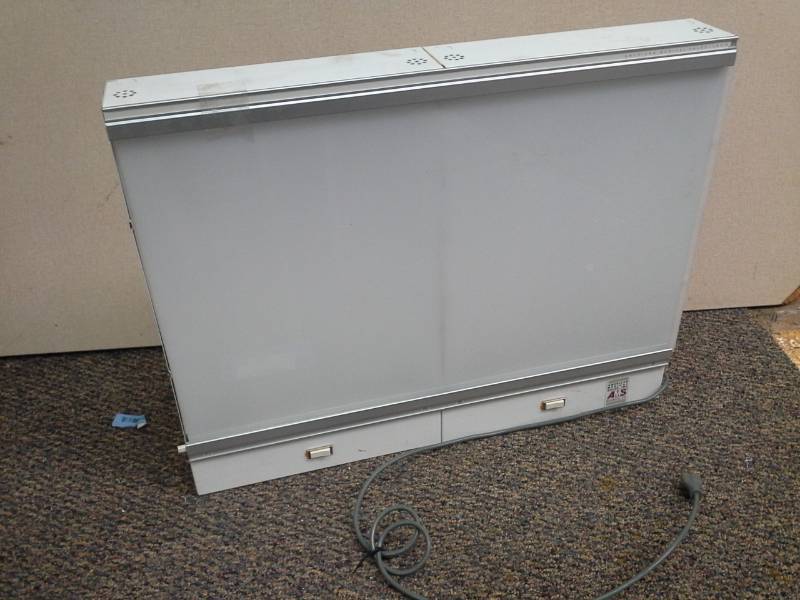 lot 2129 image: American Medical Sales, Inc. X-Ray Lighted Viewing Panel