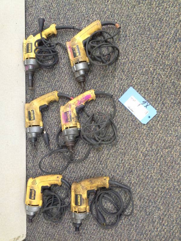 lot 2130 image: Lot of (6) DeWalt DW284 VSR Power Unit