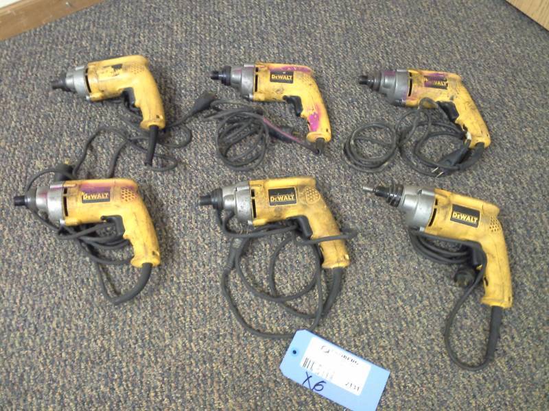lot 2131 image: Lot of (6) DeWalt DW284 VSR Power Unit