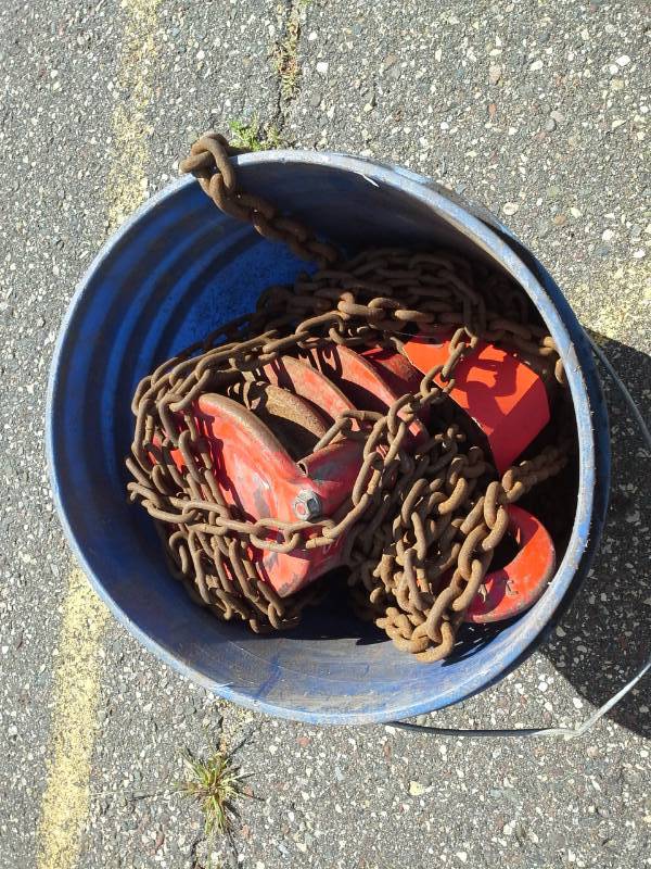 lot 914 image: Chain Hoist