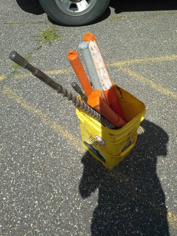 lot 916 image: Large Scale Spline Drill Bits