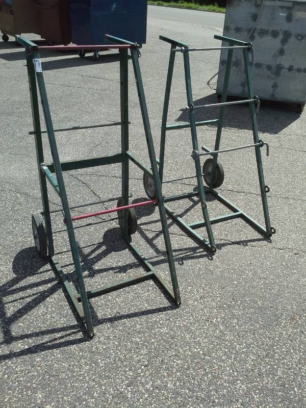 lot 917 image: Lot of (2) Metal Rolling 2-Wheel Stands