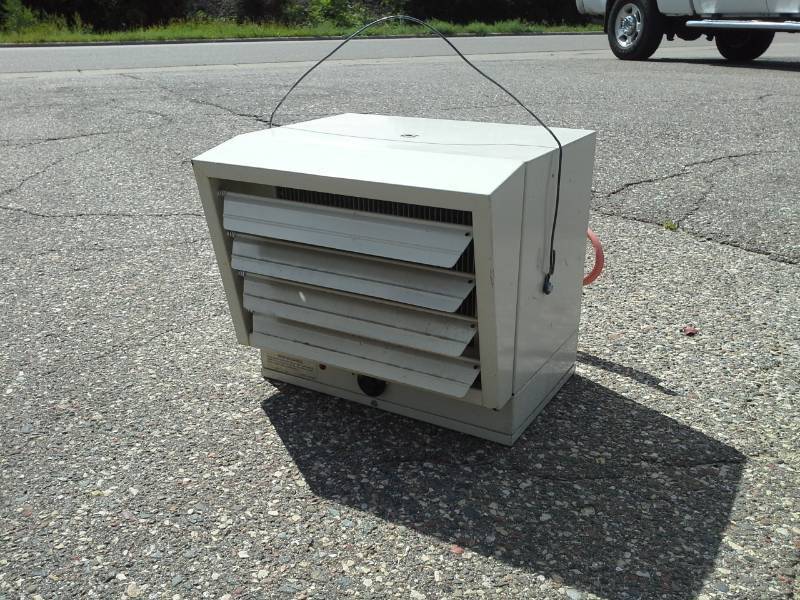 lot 918 image: Ceiling Mount Commercial Heater, Wiring Harness