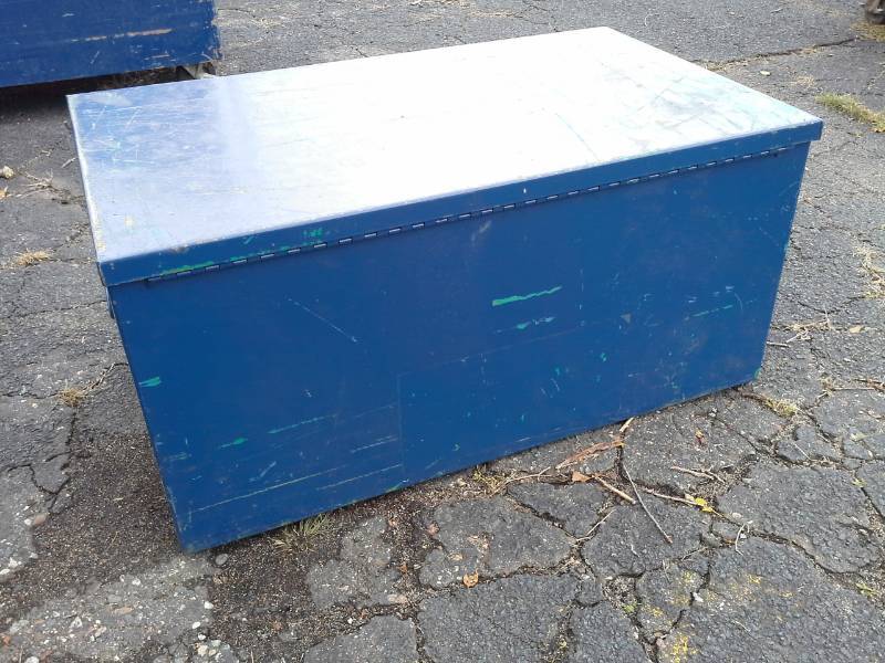lot 3008 image: Metal Job Box