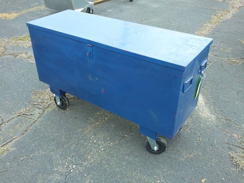 lot 3018 image: Rolling Metal Job Box