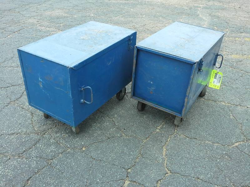 lot 3026 image: Lot of (2) Rolling Metal Job Box
