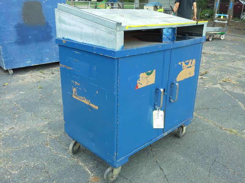 lot 3031 image: Slant Top Metal Job Box with Lower Storage