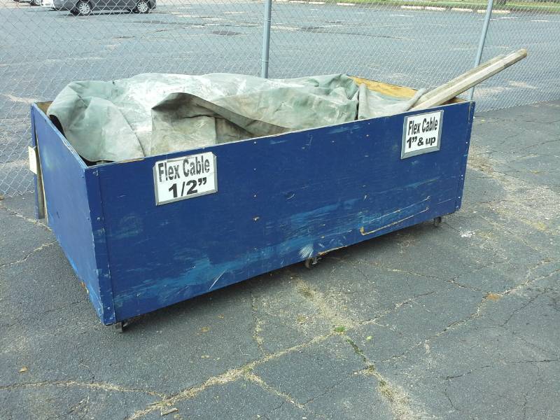 lot 3032 image: Rolling Wood Job Site BoxDumpster, Tent