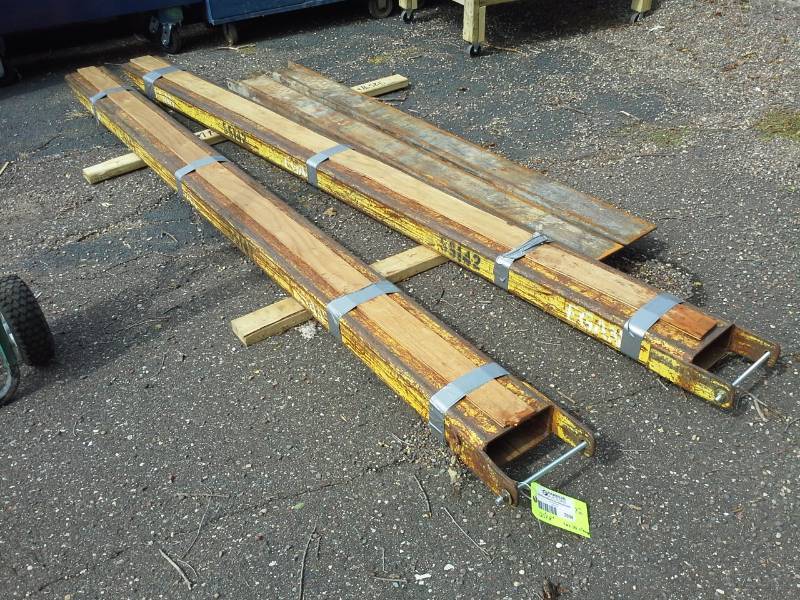 lot 3034 image: Lot of (2) Fork Lift Extensions