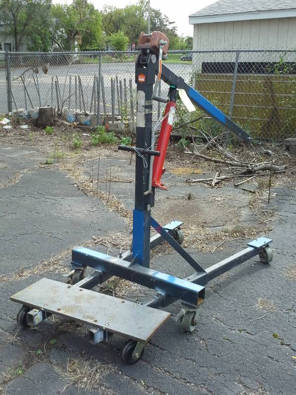 lot 3044 image: US Jack Hydraulic Long Ram Jack Engine Hoist