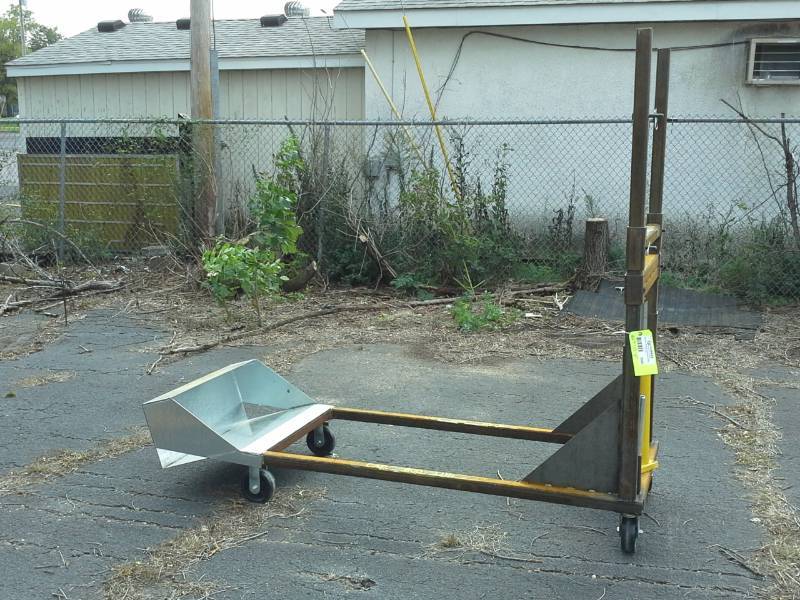 lot 3045 image: Enerpac 2-Ton Hoist GBJ002L