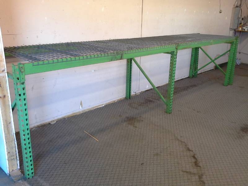 lot 4000 image: 4 Pallet Racking - 4 Uprights