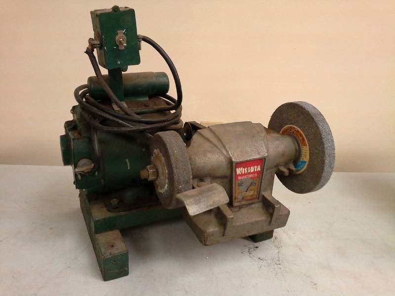 lot 3101 image: Wissota Bench Top Grinder