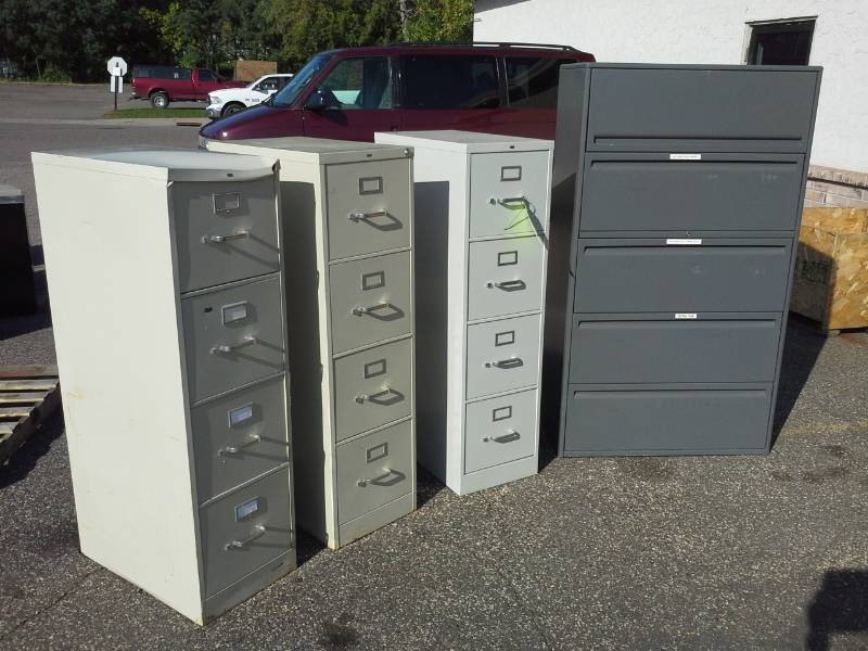 lot 3072 image: lot of 4 Filling cabinets