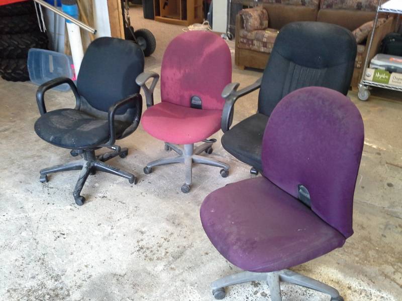lot 3067 image: Lot of 4 Office chairs
