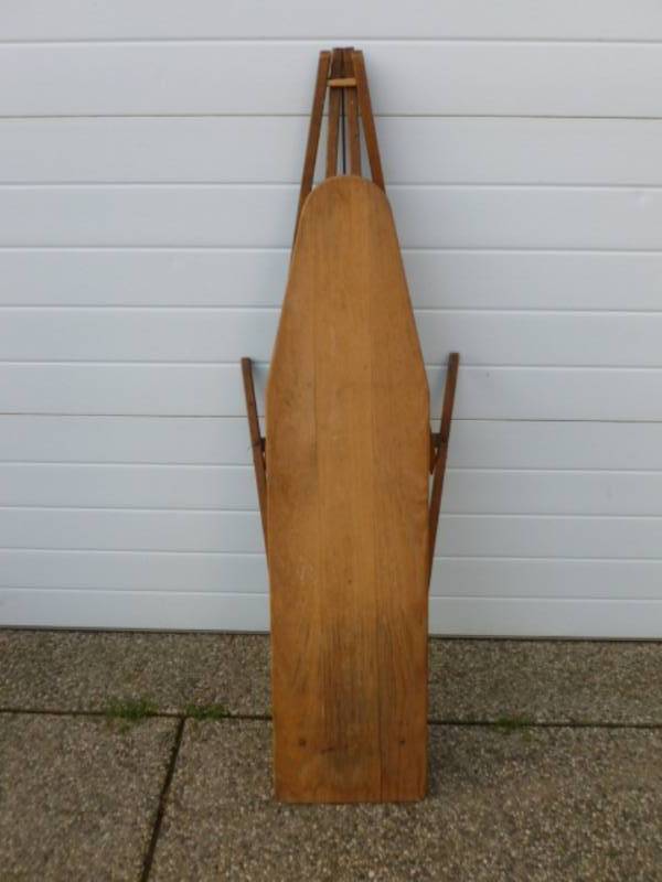 lot 4 image: Vintage Wooden Ironing Board