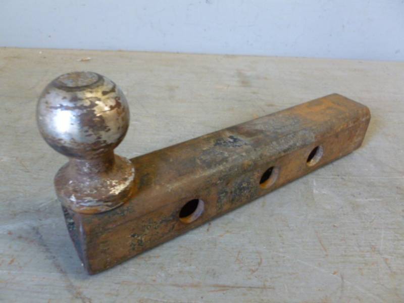 lot 11 image: Receiver Hitch
