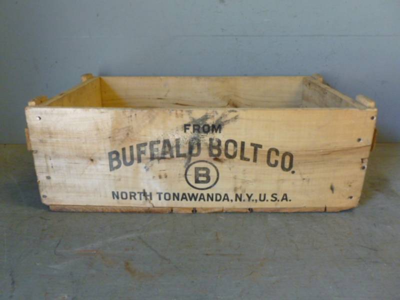 lot 15 image: Vintage Wooden Box
