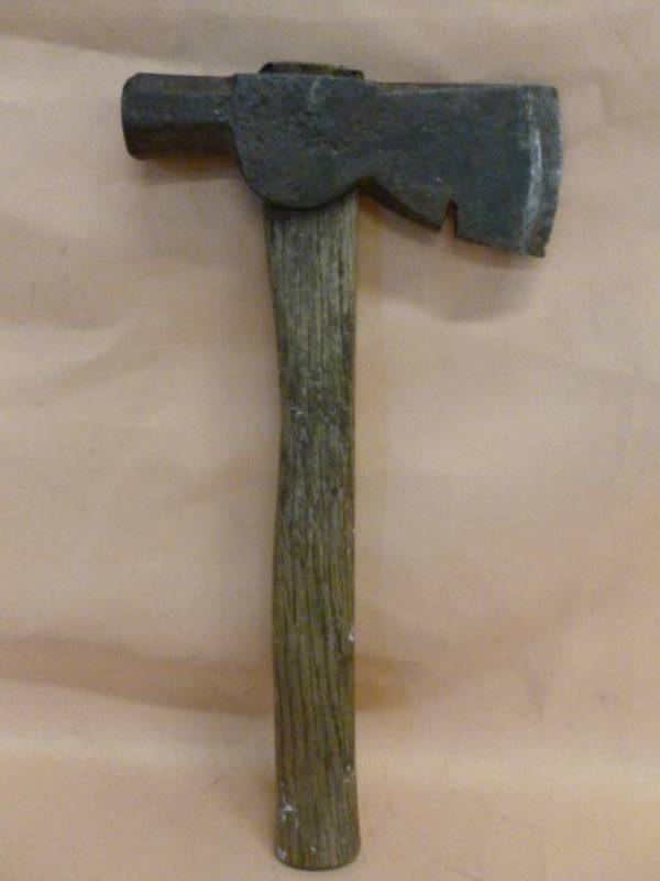 lot 42 image: Vintage Ax