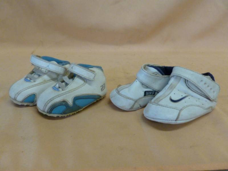 lot 44 image: Air Jordan