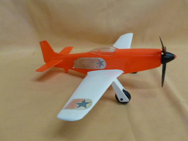 lot 49 image: Vintage Toy