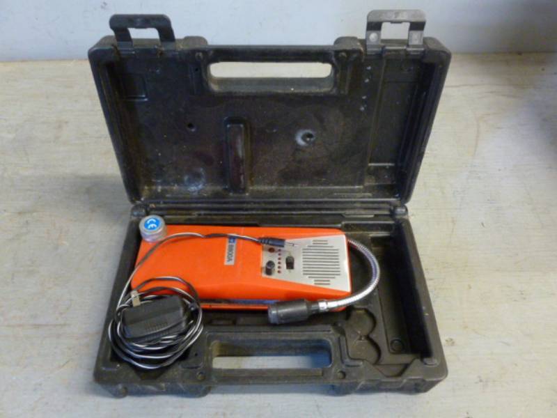 lot 62 image: Auto Tool
