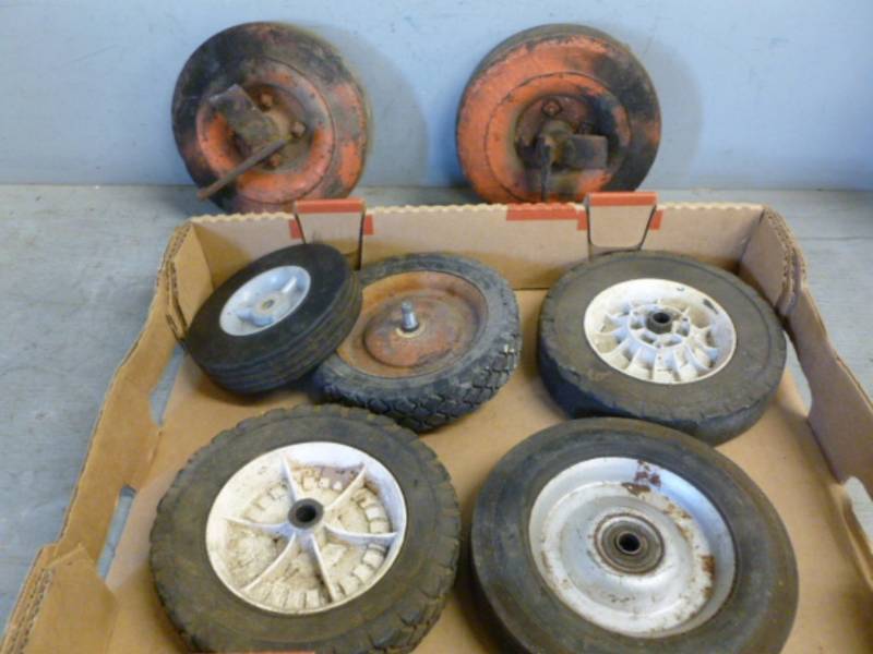 lot 82 image: Utility Tires