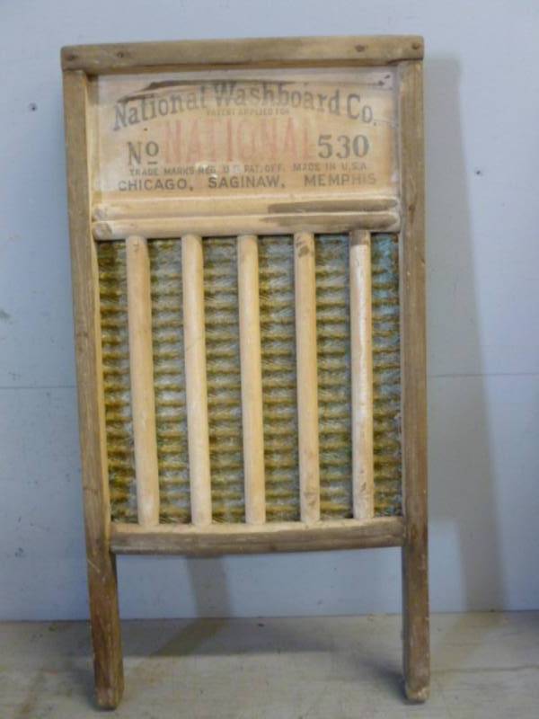 lot 98 image: Vintage Wash Board