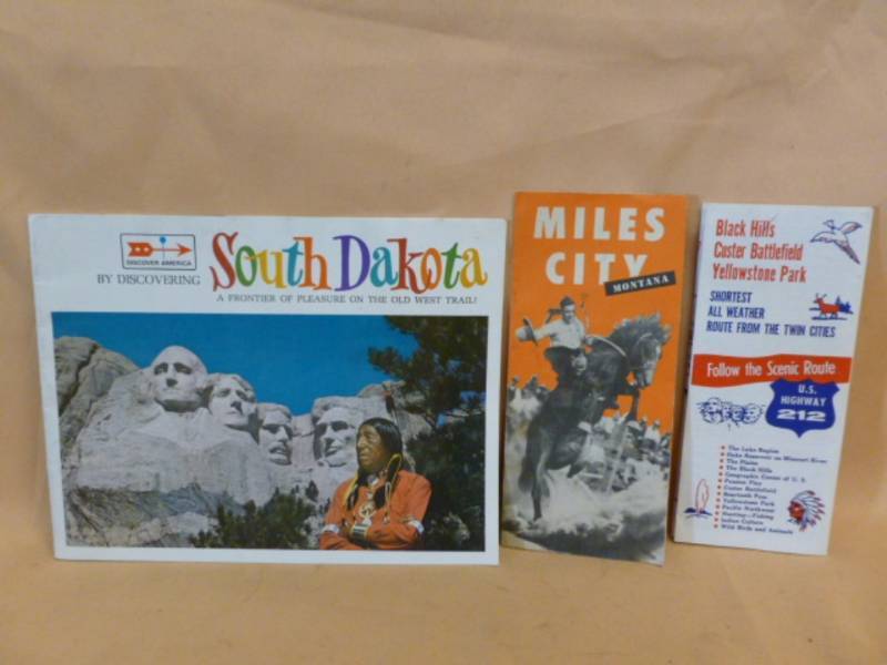 lot 102 image: Vintage Travel Booklets