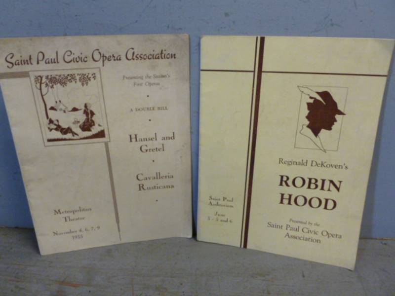 lot 107 image: Vintage Booklets