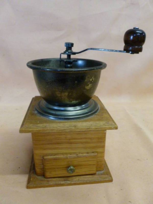 lot 134 image: Coffee Grinder