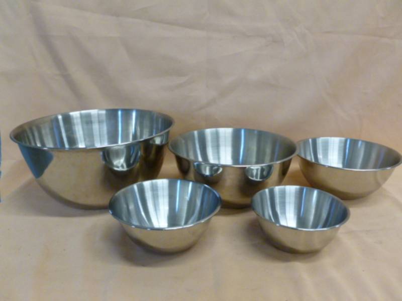 lot 144 image: Stainless Bowls