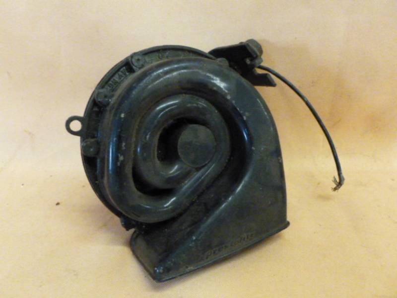 lot 157 image: Car Horn