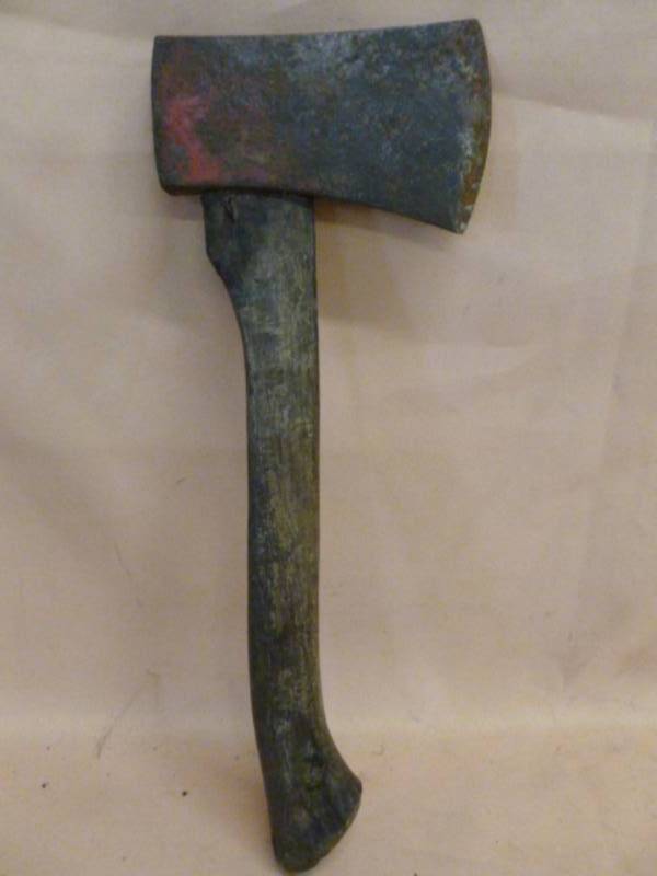 lot 176 image: Camp Ax