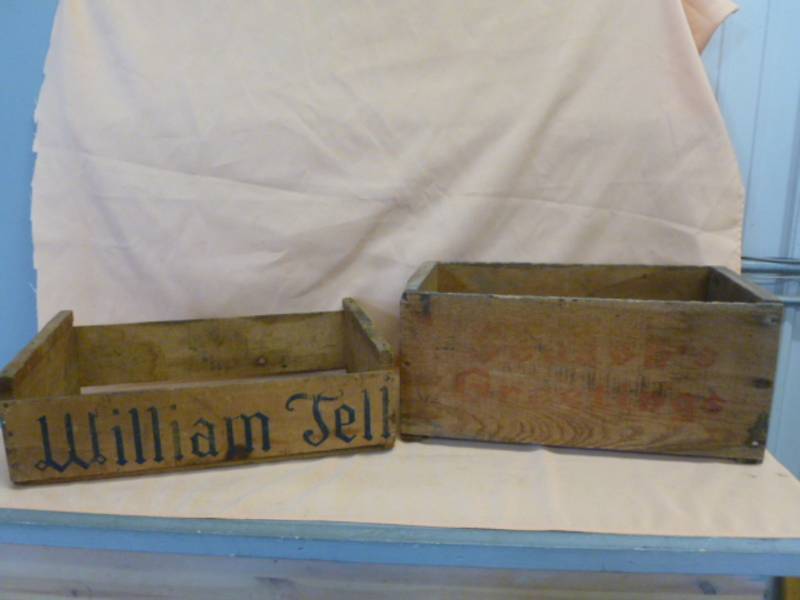 lot 183 image: Vintage Wooden Boxes