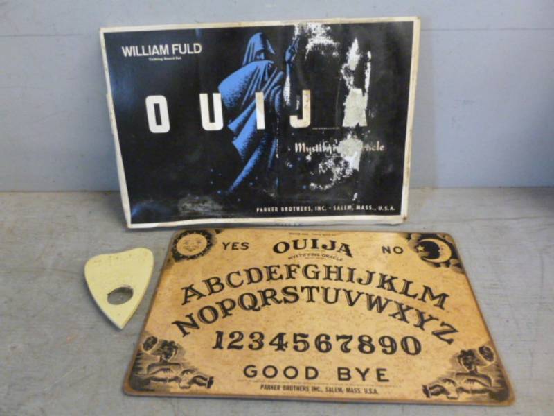 lot 200 image: Vintage Ouija Board