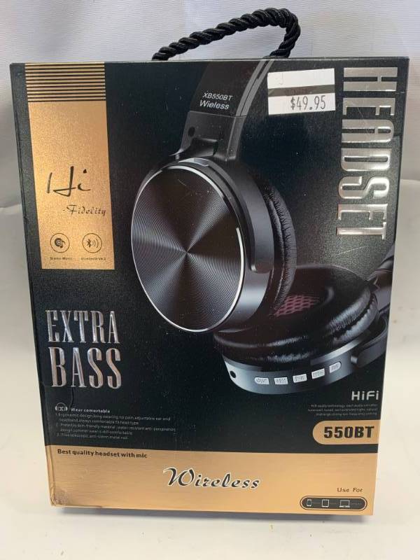lot 10 image: Bluetooth 4.2 Headphone in White New in Box