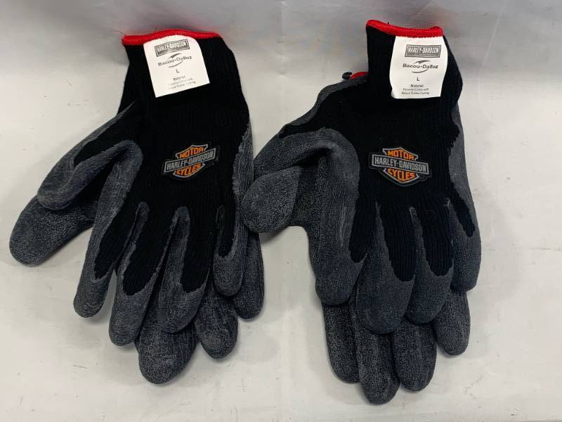 lot 16 image: Lot of 2 New Harley Davidson Gloves