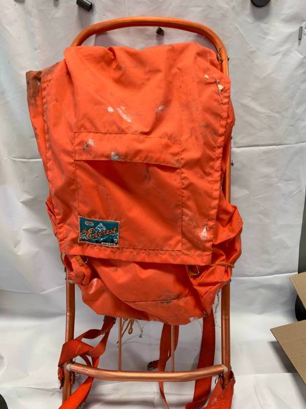 lot 23 image: Vintage World Famous Metal Framed Backpack
