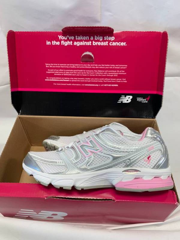 lot 27 image: New Womens Size 6.5 New Balance Running Shoes