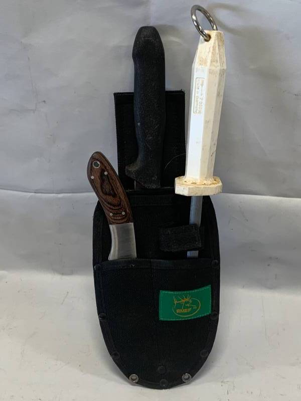 lot 36 image: Browning Huntin Fool Knife wSharpener