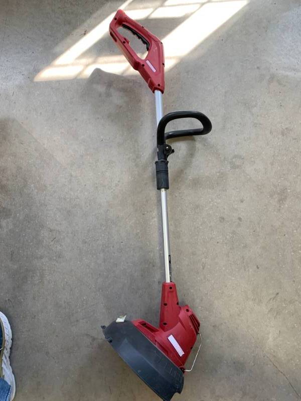 lot 66 image: Craftsman Weed Eater Trimmer