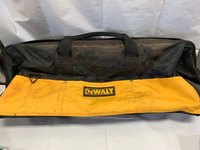 lot 77 image: Large DeWalt Tool Bag