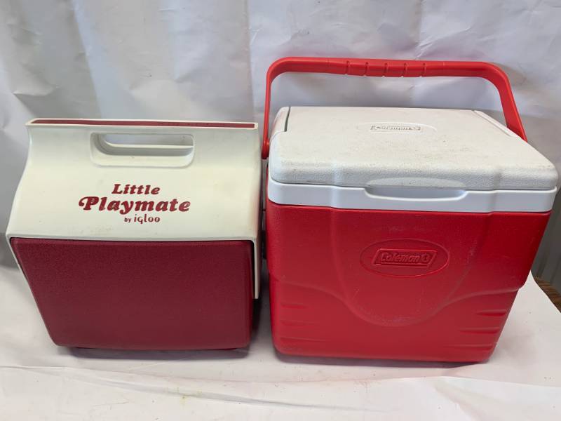 lot 98 image: Lot of 2 Coolers (Igloo & Coleman)