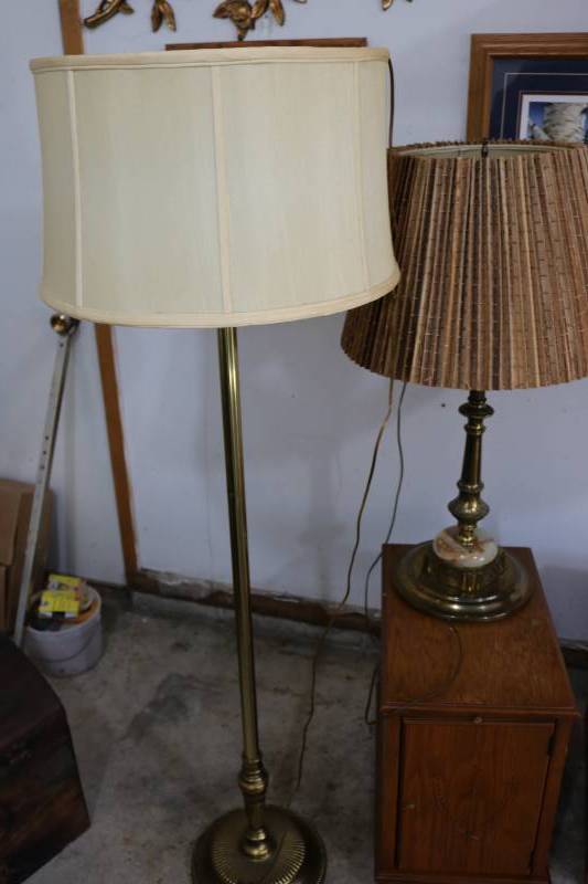 lot 306 image: Table lamp, floor lamp and night st...
