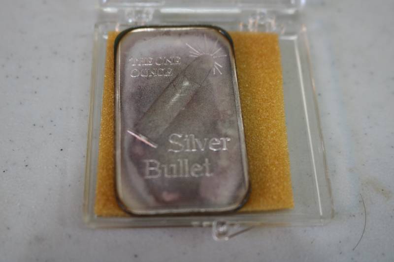 lot 383 image: 1 oz. Bar .999 silver...