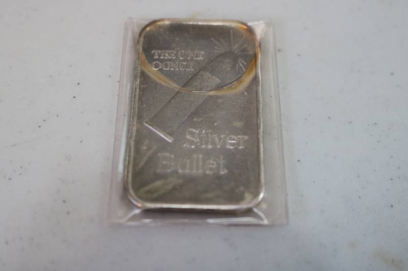 lot 384 image: 1 oz. Bar .999 silver...