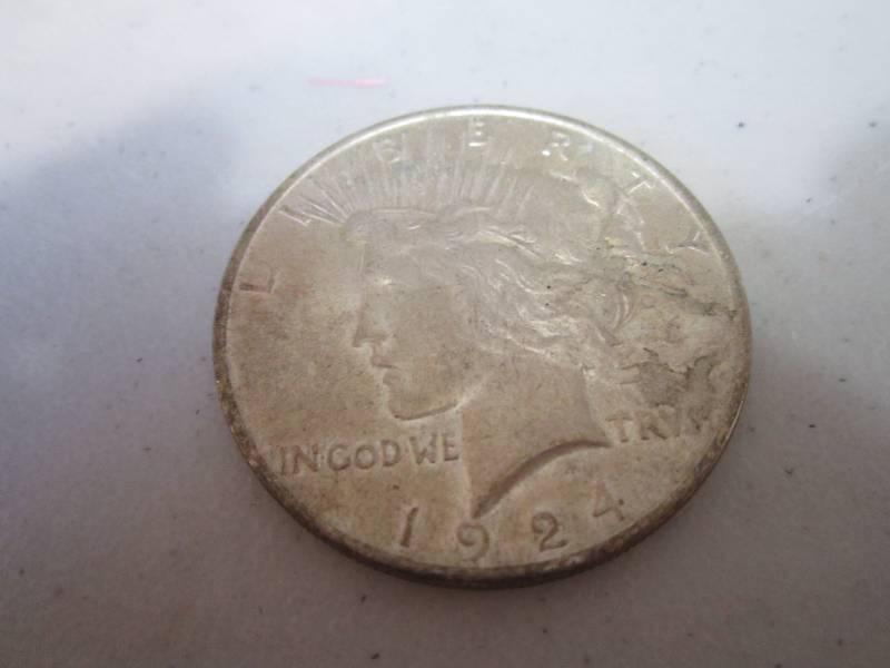 lot 462 image: 1924 Dollar...
