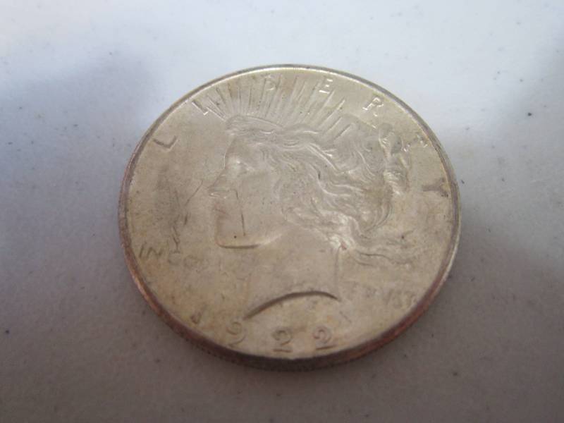 lot 465 image: 1922 Dollar...